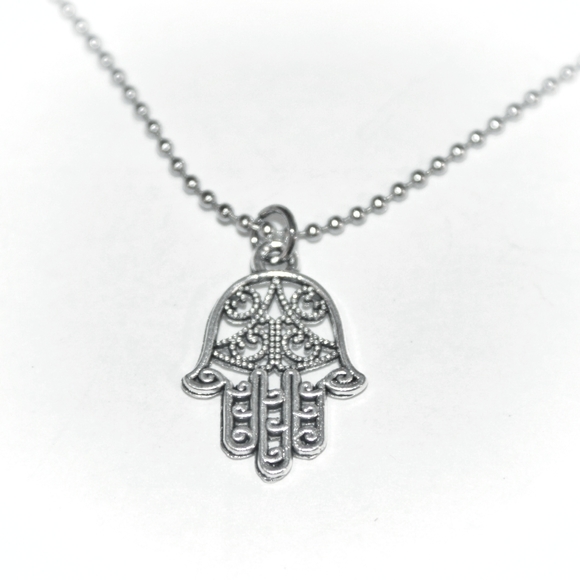 Inverted patterned Hamsa necklace - Picture 5 of 5